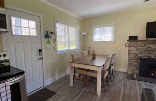 Sherkston Cottage | Woodsandwaves Cottage Retreat