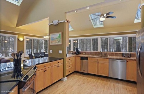 Lake Michigan Beach House | Woodshores Retreat - walk to beach, hot tub, pets