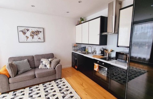 Wood Green Apartment | Woodside Gardens Luxury Properties