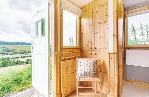 Heights of Achterneed Cottage | Woodside Hut 2 - UK36106