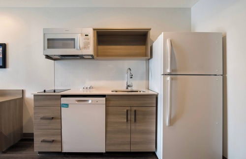Novi Hotel | WoodSpring Suites Detroit Farmington Hills