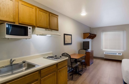 Arlington Hotel | WoodSpring Suites Jacksonville East 295 Cruise Port