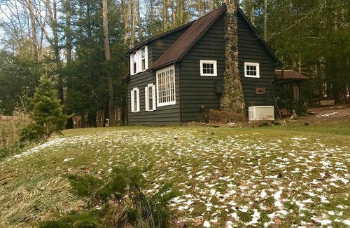 Bearsville House | WOODSTOCK SUMMER CHARMER: HIKING, NATURE, ELEPHANT ART SANCTUARY. AUGUST AVAIL