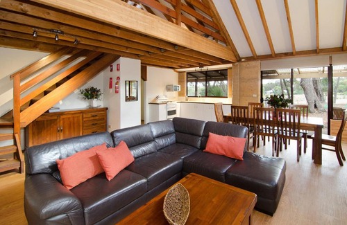 Quedjinup House | Woodstone Kookaburra Cottage