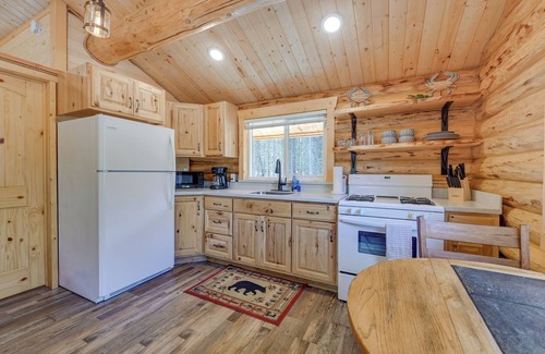 Soldotna Cabin | Woodsy Cabin Near Kenai River: Great for Anglers!