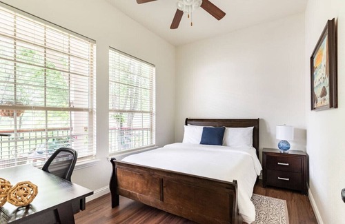 Manchaca House | Woodsy Retreat Private 2BD/1BA Covered Parking
