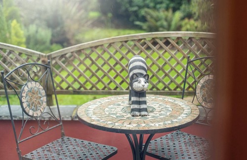 Haverfordwest Cottage | Woodview, Holiday Cottage The Rhos, Near Haverfordwest, Sleeps 2, 1 bedrooms, bathrooms