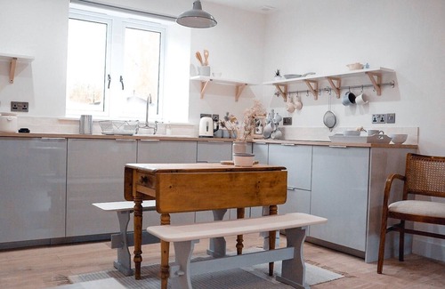 Forfar Cottage | Woodview - Idyllic Cottage in the Country