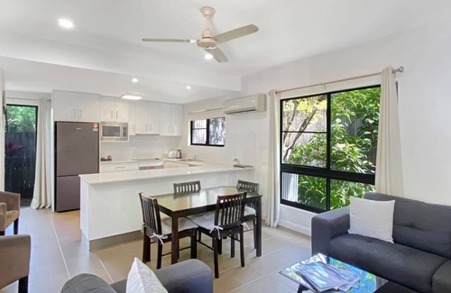 Arcadia Apartment | Woodville Beach Townhouse 6