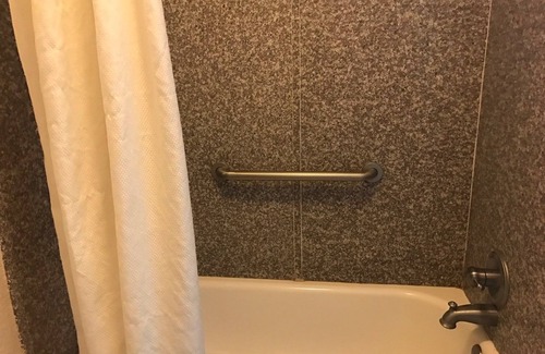 Woodville Hotel | Woodville Inn