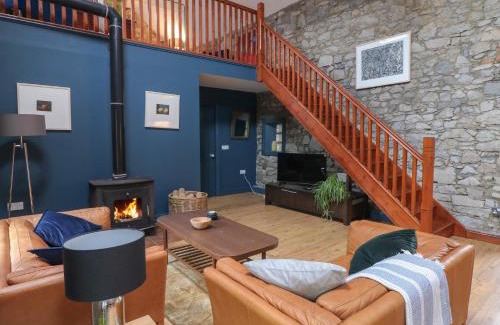 Tudenham House | Woodville Lodge