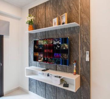 Fernando De La Mora Apartment | Work & Relax 1BR Plus Amenities Zuba