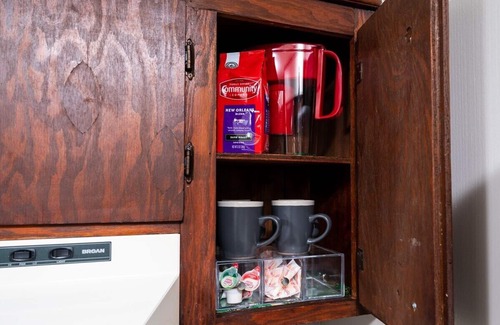 Pineville Apartment | Work Travel KingBed P&G Kitchen W/D Pets WiFi