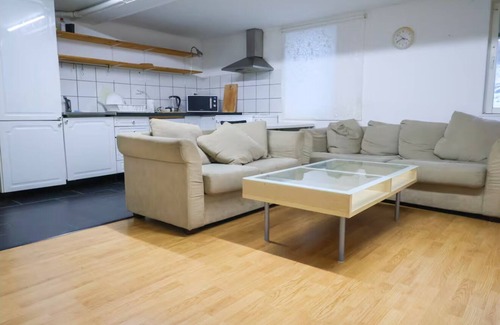 Save Apartment | Workers - 5BR - 1bath - Säve - Parking lot