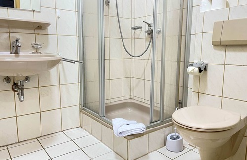 Schwandorf Condo | workers apartment in a great location/workers rental (SAD171)