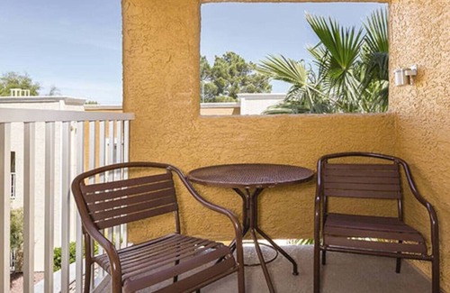 Las Vegas Apartment | Worldmark Tropicana Avenue 1BD