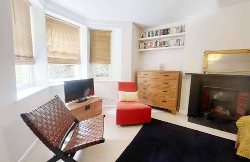 Bristol Apartment | Worrall Suite - Hopewell