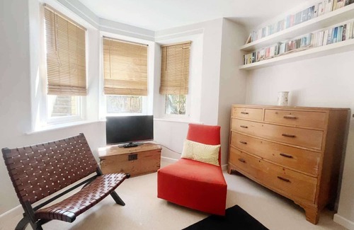 Bristol Apartment | Worrall Suite - Hopewell