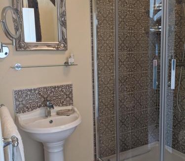 Upper Arley House | Worralls Grove Guest Farm House