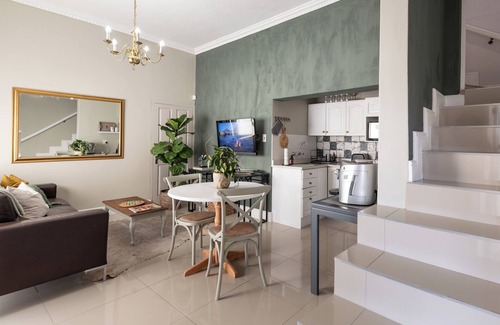 Clovelly Villa | Wow! Lovely large Luxury Villa - perfect for large group