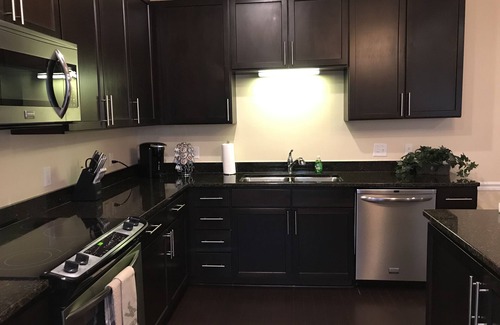 Beavercreek House | "WOW" ROMANTIC TWO LEVEL LUXURY SUITE "5 STARS"
