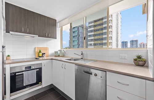 Kangaroo Point Apartment | Wow! ~ Skyline City, Water + Story Bridge Views