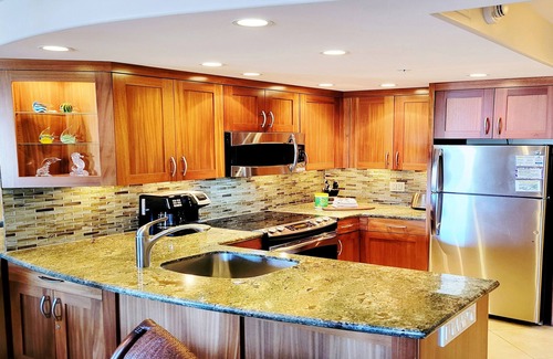 Kaanapali Condo | WOW! - WHALER's BEST STUDIO - Posh Remodel-10th Fl.- PANORAMIC Ocean Views!