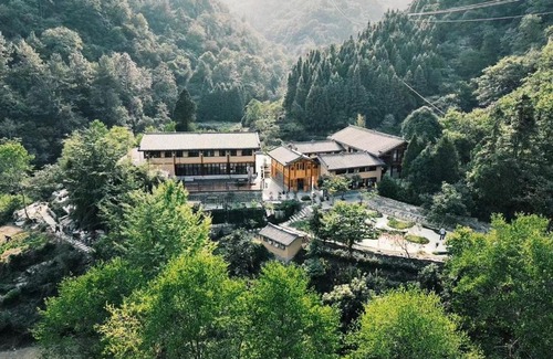 Shiyan Hotel | Wudang Mountain Manju Manor