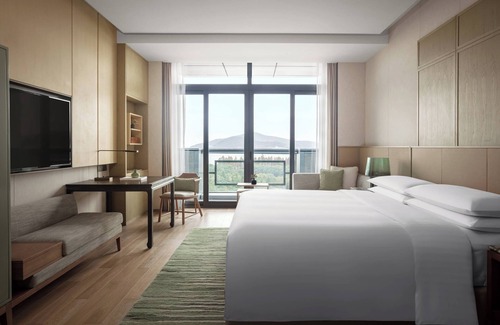 Bin Hu District Hotel | Wuxi Marriott Hotel Lihu Lake