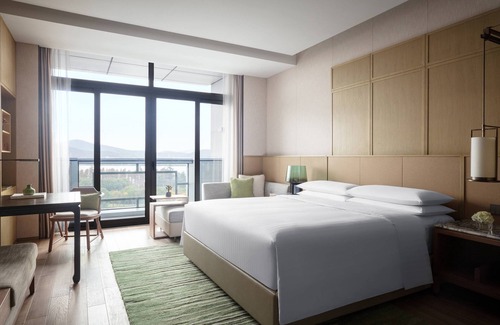 Bin Hu District Hotel | Wuxi Marriott Hotel Lihu Lake
