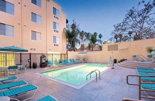Mission Valley Condo | Wyndham 2-BedRm condo in SD Mission Valley area w/kitchen, dining & living room.