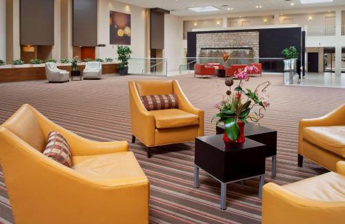 Crosswoods Hotel | Wyndham Columbus