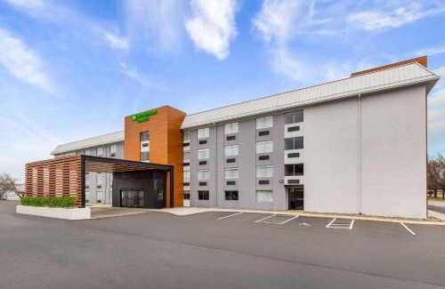 Jeffersontown Hotel | Wyndham Garden Louisville KY