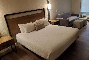 Midway-Pacific Highway Hotel | Wyndham Garden San Diego