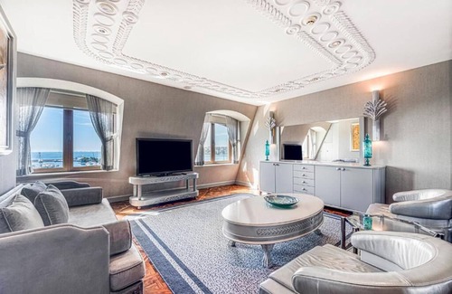 Fenerbahce Hotel | Wyndham Grand Istanbul Kalamis Marina Hotel