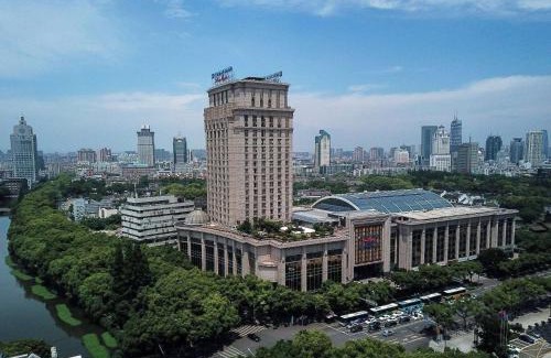 Haishu Hotel | Wyndham Grand Plaza Royale Ningbo