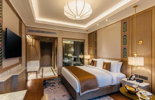 Udaipur District Hotel | Wyndham Grand Udaipur Fateh Sagar Lake