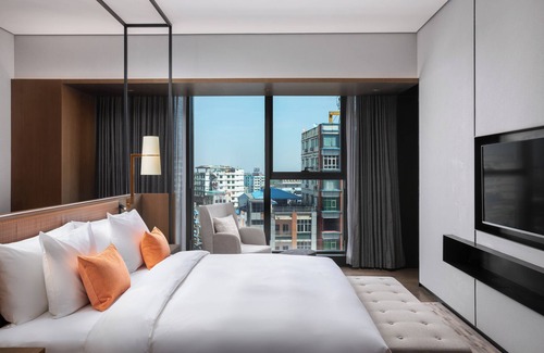Kandawgyi Lake Area Hotel | Wyndham Grand Yangon Hotel
