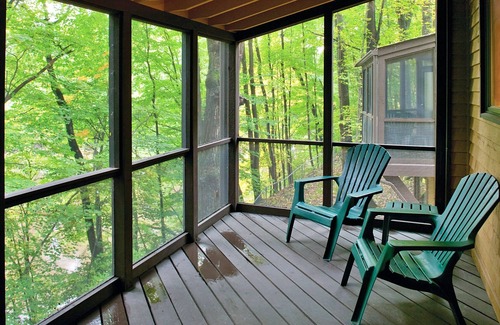 East Stroudsburg Condo | Wyndham Shawnee Village Poconos Condo Resort