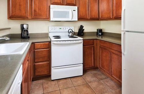Round Hill Village Condo | Wyndham South Shore | Four 2BR/1BA Suites