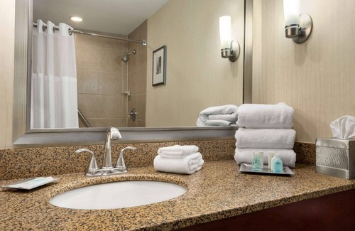 Downtown Springfield Hotel | Wyndham Springfield City Centre