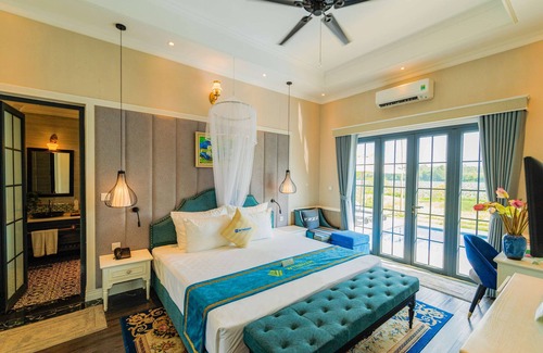 Thanh Thuy Hotel | Wyndham Vuon Vua