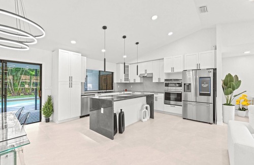 Greenview Shores Villa | Wynn Villa 5bed 3bath + Pool
