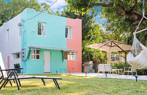 Wynwood Art District Apartment | Wynwood Jewel 🌴 2 Bedroom, Yard, Central Location