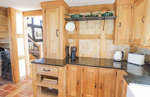 Bewdley Cottage | WYRE COURT COTTAGE, romantic, character holiday cottage in Bewdley