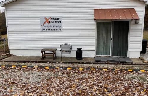 Mariah Hill House | X Marks the Spot(Orange)1.5 miles fromHolidayWorld