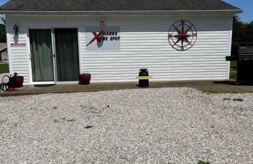 Mariah Hill House | X-Marks the Spot(Red) 1.5 miles from Holiday World