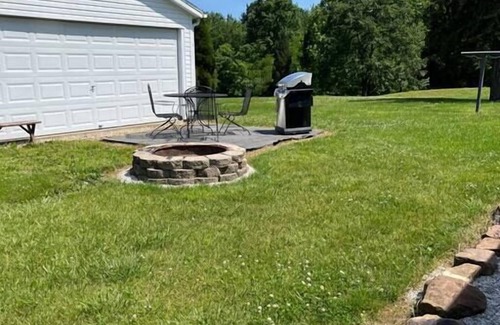 Mariah Hill House | X-Marks the Spot(Red) 1.5 miles from Holiday World