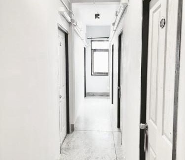 Wat Bowon Niwet Apartment | X Mitr Inn Khaosan road - มิตร อินน์ ถนนข้าวสาร