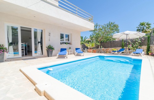 Cala Santany Villa | XALET S'ESCALETA - Villa with private pool in Cala Santanyi. Free WiFi